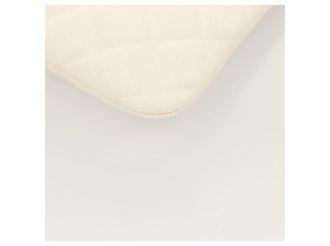 CHANEL Matelassé Bolsa Clutch Lona Branca Prata CC Auth bs27077V Branco - vista 16
