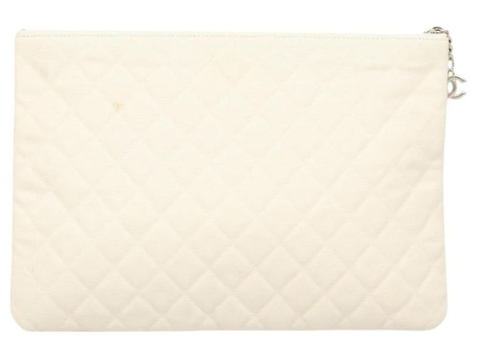 CHANEL Matelassé Bolsa Clutch Lona Branca Prata CC Auth bs27077V Branco - vista 2