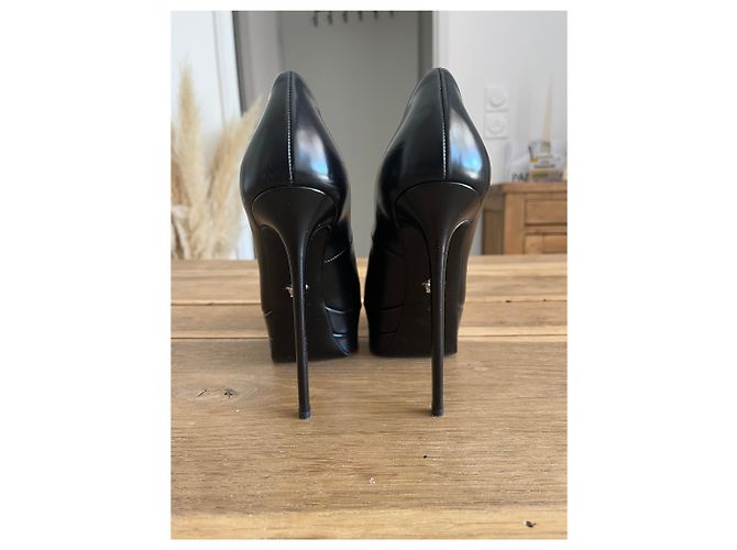 Décolleté in pelle nera Versace - vista 3