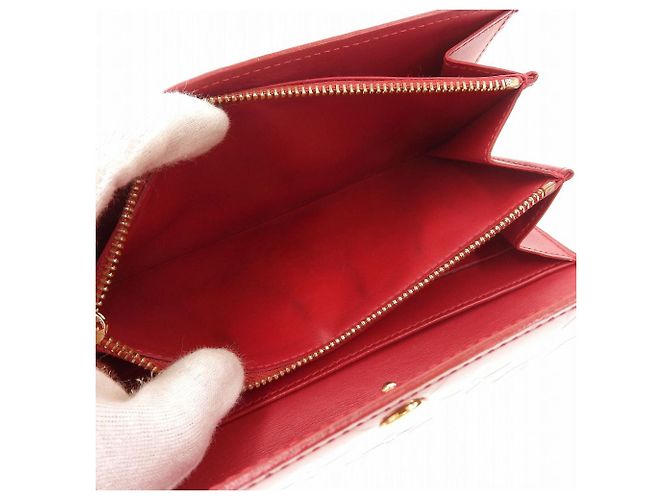 Louis Vuitton Vernis Sarah Wallet M93530 Red Purple - view 9