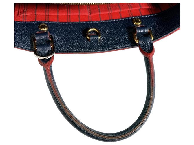 Borsa a Spalla Montaigne BB di Louis Vuitton Rosso - vista 10