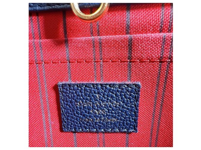 Borsa a Spalla Montaigne BB di Louis Vuitton Rosso - vista 15