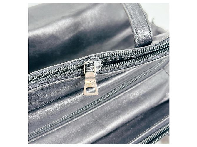Schwarze Leder-Tote von Prada - Ansicht 16