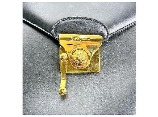 Schwarzer Leder-Rucksack von Salvatore Ferragamo - Ansicht 15