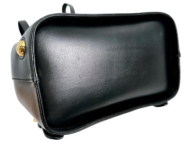Schwarzer Leder-Rucksack von Salvatore Ferragamo - Ansicht 5