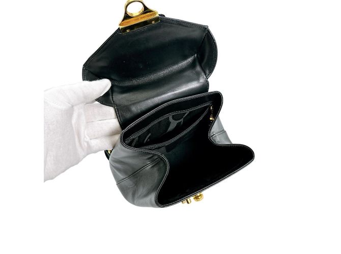 Schwarzer Leder-Rucksack von Salvatore Ferragamo - Ansicht 8