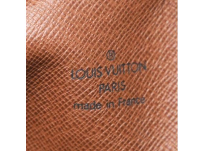 Bolsa de Ombro Monogram Danube Louis Vuitton Marrom - vista 15