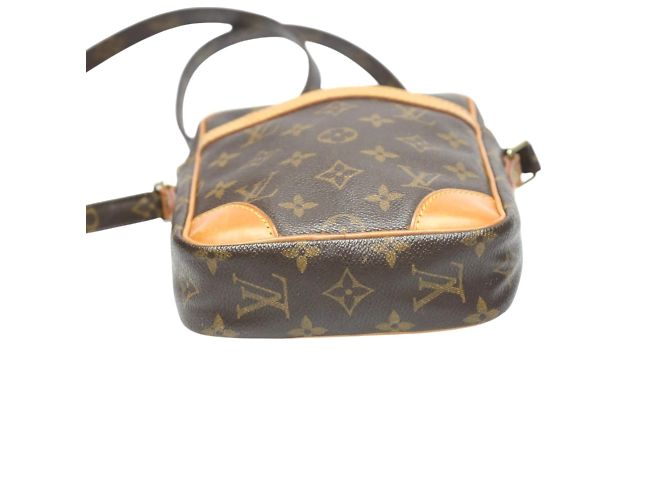 Bolsa de Ombro Monogram Danube Louis Vuitton Marrom - vista 5