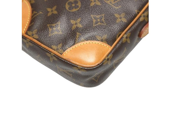 Bolsa de Ombro Monogram Danube Louis Vuitton Marrom - vista 9