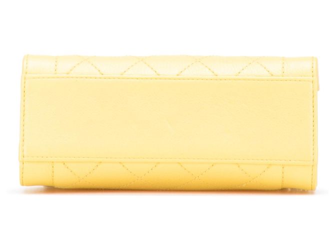 Borsa shopping Chanel Mini in pelle di vitello gialla con etichetta Click Giallo - vista 3