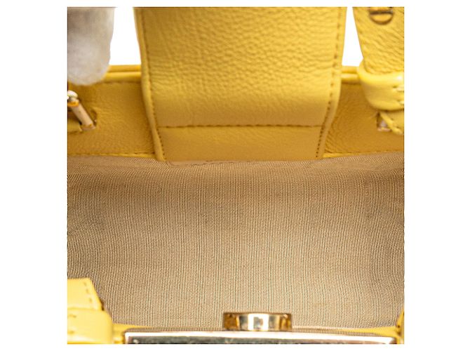 Borsa shopping Chanel Mini in pelle di vitello gialla con etichetta Click Giallo - vista 4