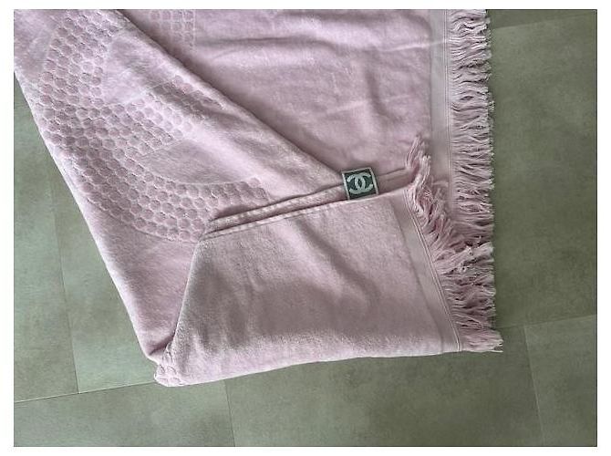 Toalla de baño Chanel rosa de algodón con logo CC - vista 3