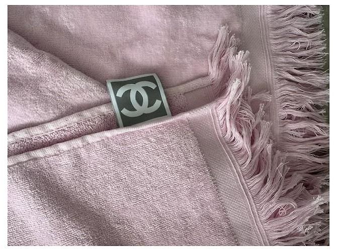 Toalla de baño Chanel rosa de algodón con logo CC - vista 4