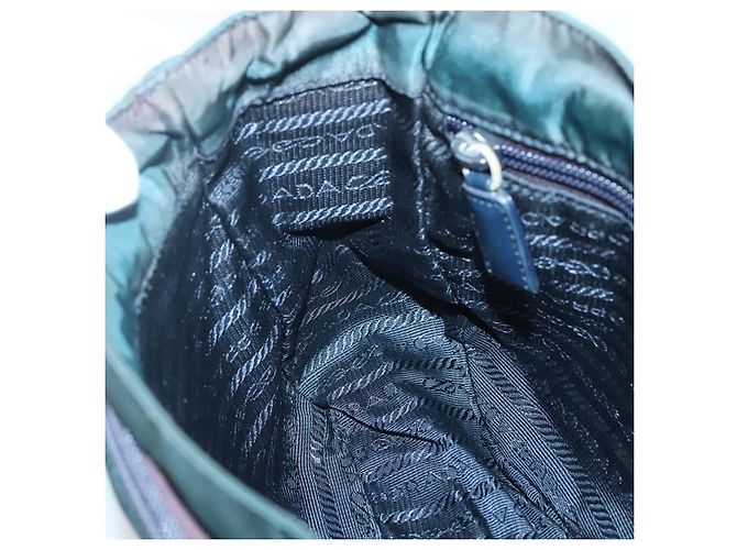 Borsa a Spalla PRADA in Nylon Verde Auth 127874 - vista 19