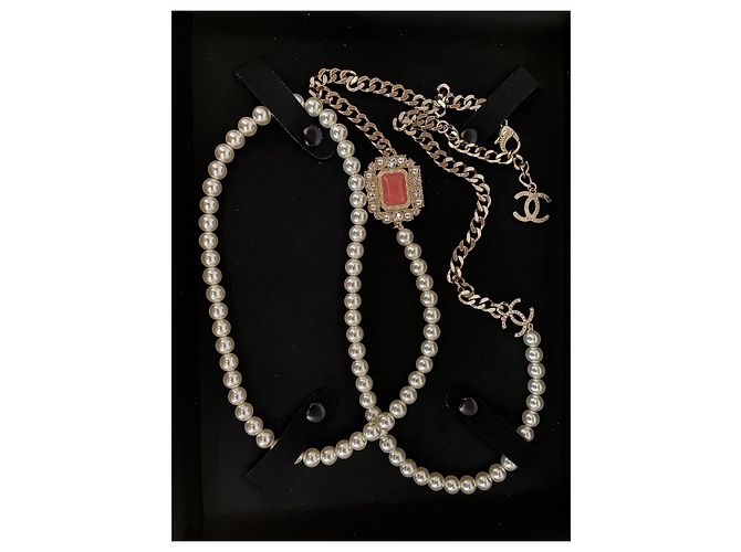 Collana lunga Chanel con perle e placca in vetro corallo Argento - vista 2