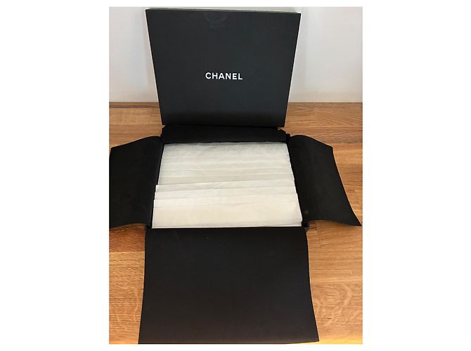 Collana lunga Chanel con perle e placca in vetro corallo Argento - vista 3