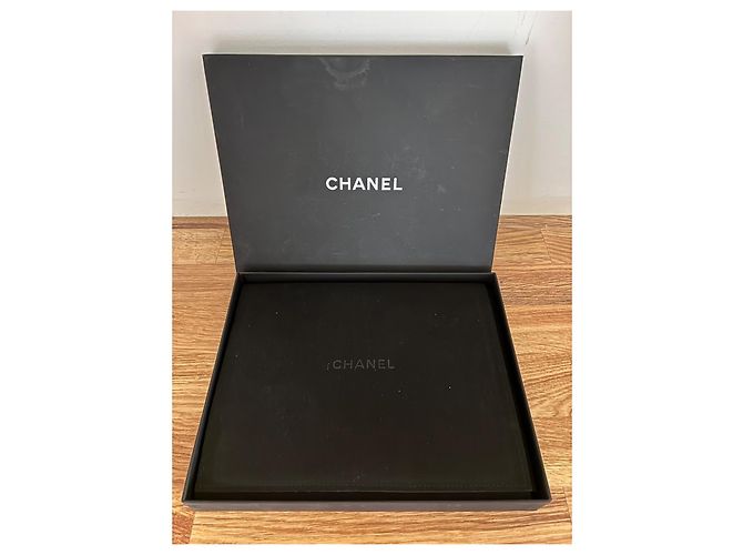 Collana lunga Chanel con perle e placca in vetro corallo Argento - vista 4