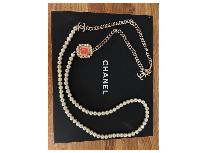 Collana lunga Chanel con perle e placca in vetro corallo Argento - vista 7