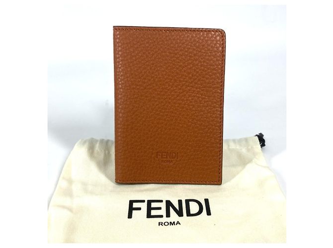 Fendi braune Leder-Passhülle - Ansicht 11