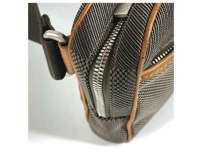 Borsa a Spalla Acrobat Damier Geant M93619 di Louis Vuitton Cachi - vista 10