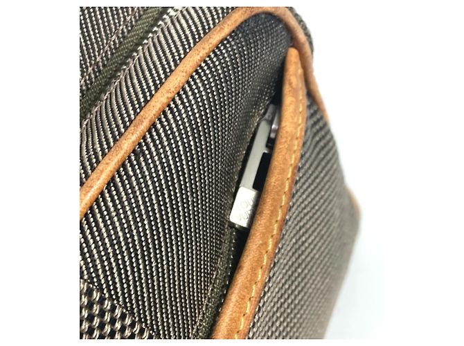 Borsa a Spalla Acrobat Damier Geant M93619 di Louis Vuitton Cachi - vista 12
