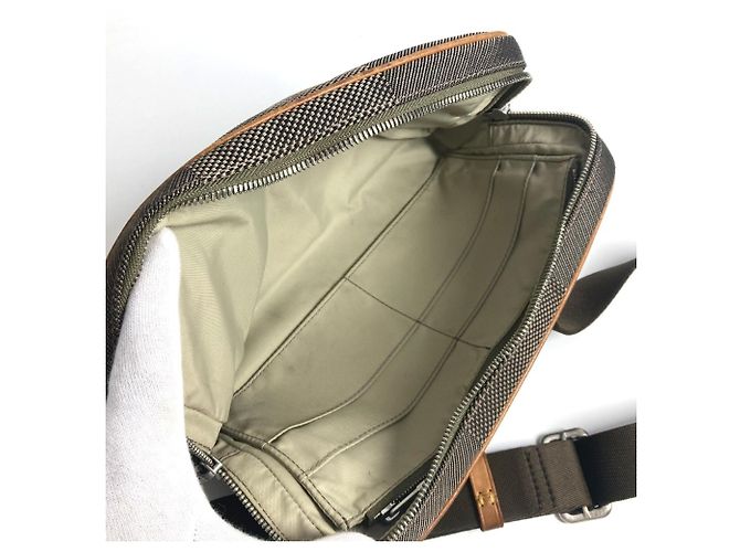 Borsa a Spalla Acrobat Damier Geant M93619 di Louis Vuitton Cachi - vista 14