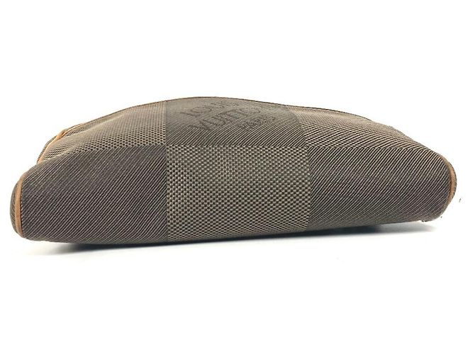 Borsa a Spalla Acrobat Damier Geant M93619 di Louis Vuitton Cachi - vista 6
