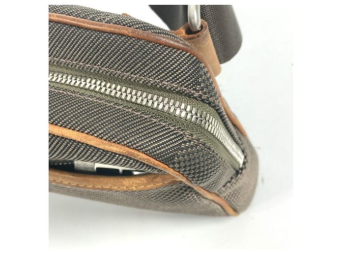 Borsa a Spalla Acrobat Damier Geant M93619 di Louis Vuitton Cachi - vista 9