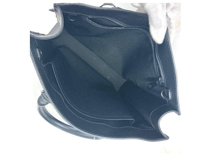 Borsa Tote Sac Plat in Taurillon Monogram Louis Vuitton Nero - vista 15