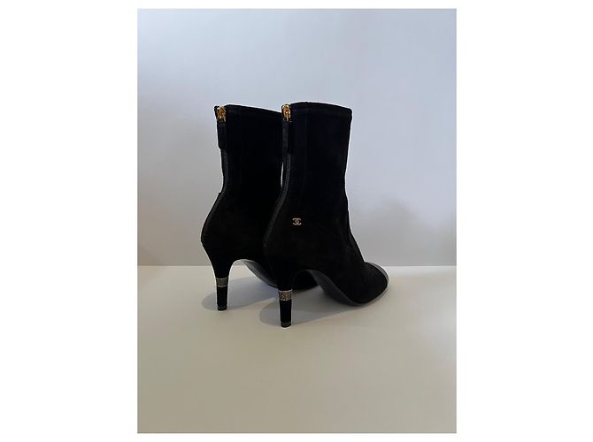 Stivaletti Chanel in suede nero - vista 4