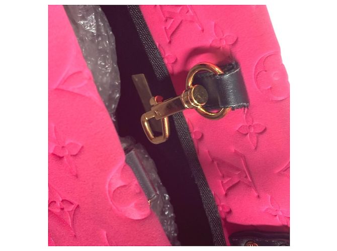 Borsa tote Scuba MM della linea Cruise di Louis Vuitton M92802 Nero Rosa - vista 10