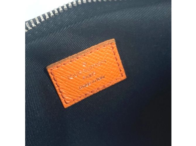 Portafoglio indossabile Louis Vuitton Taiga Rama Alpha Arancione - vista 15