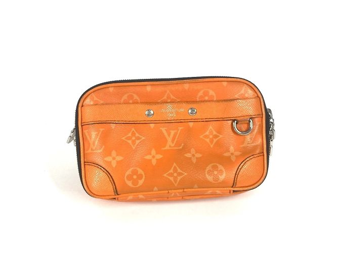 Portafoglio indossabile Louis Vuitton Taiga Rama Alpha Arancione - vista 2