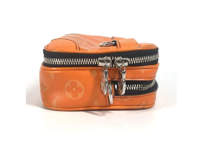 Portafoglio indossabile Louis Vuitton Taiga Rama Alpha Arancione - vista 4