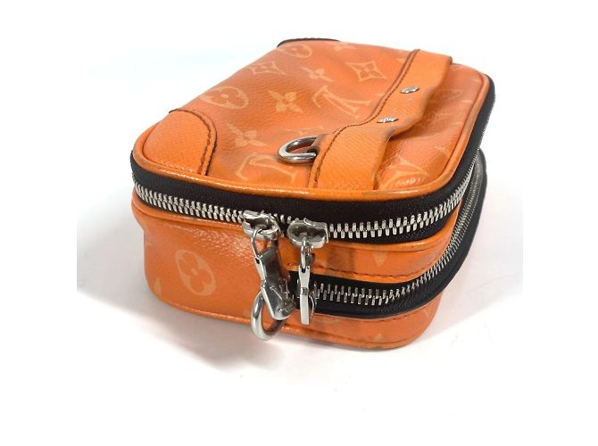 Portafoglio indossabile Louis Vuitton Taiga Rama Alpha Arancione - vista 7