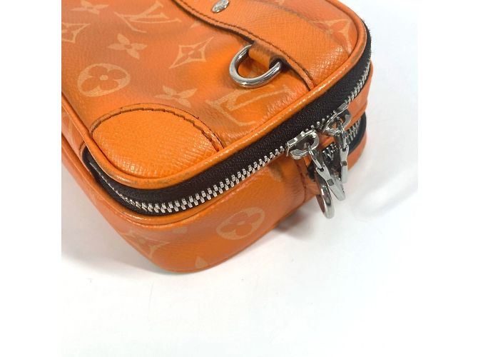 Portafoglio indossabile Louis Vuitton Taiga Rama Alpha Arancione - vista 8