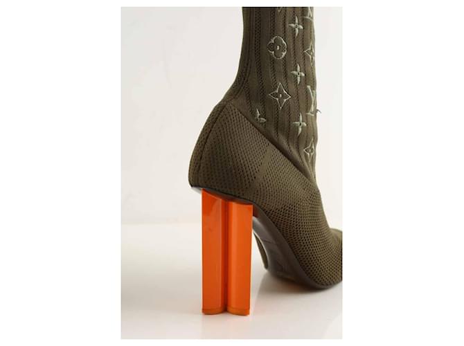 Louis Vuitton Botas caqui - vista 3