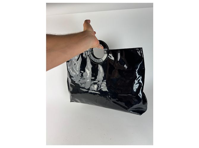 Céline Vintage Celine Paris Ringtasche aus schwarzem Lackleder - Ansicht 12