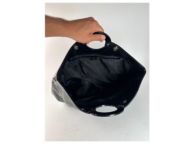 Céline Vintage Celine Paris Ringtasche aus schwarzem Lackleder - Ansicht 4