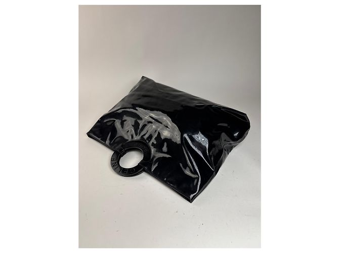 Céline Vintage Celine Paris Ringtasche aus schwarzem Lackleder - Ansicht 8