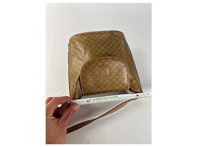 Céline Vintage Celine Triomphe Monogramm Leder Tasche in Gold und Braun Golden - Ansicht 13