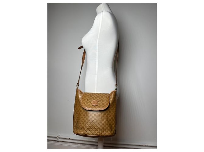 Céline Vintage Celine Triomphe Monogramm Leder Tasche in Gold und Braun Golden - Ansicht 7
