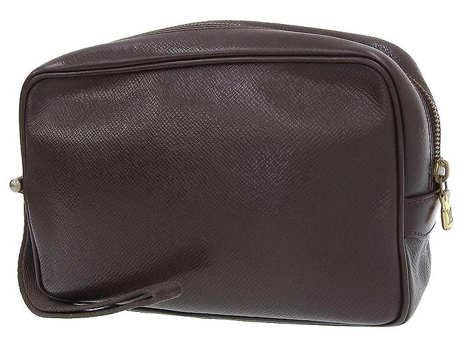 Clutch Kaluga Taiga Louis Vuitton M30816 Rosso - vista 2