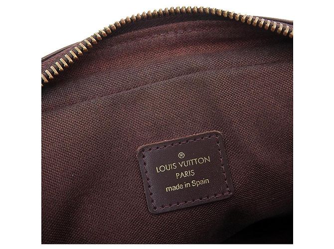 Clutch Kaluga Taiga Louis Vuitton M30816 Rosso - vista 8