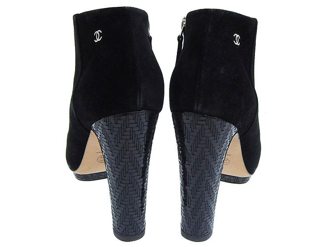 Stivaletti in suede Chanel logo nero 38C - vista 4