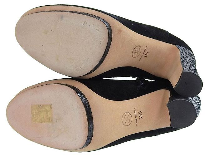 Stivaletti in suede Chanel logo nero 38C - vista 5