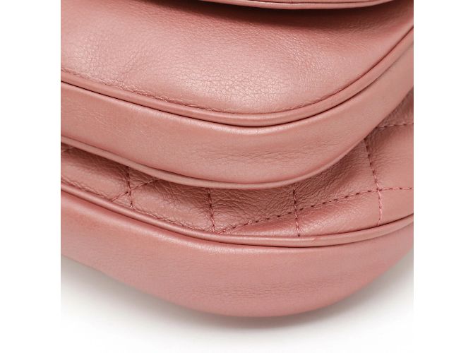 Borsa a tracolla in pelle rosa Matelassé di Chanel - vista 4