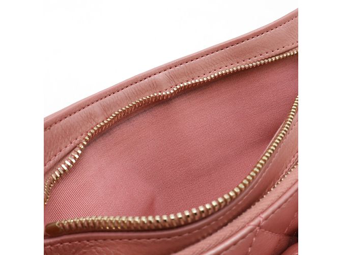 Borsa a tracolla in pelle rosa Matelassé di Chanel - vista 9