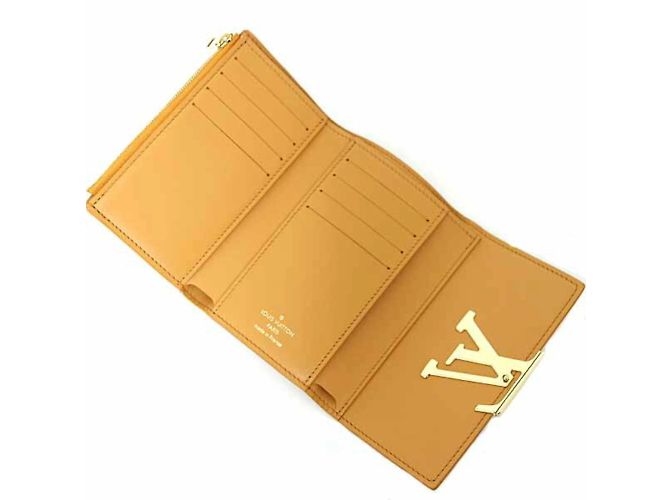 Cartera compacta tri-fold Capucines de Louis Vuitton Dorado Naranja Amarillo - vista 4