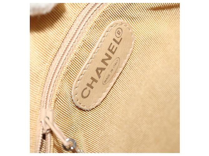 CHANEL COCO Mark Rucksack aus Lammleder in Beige mit silbernem CC Auth BA2935 - Ansicht 16